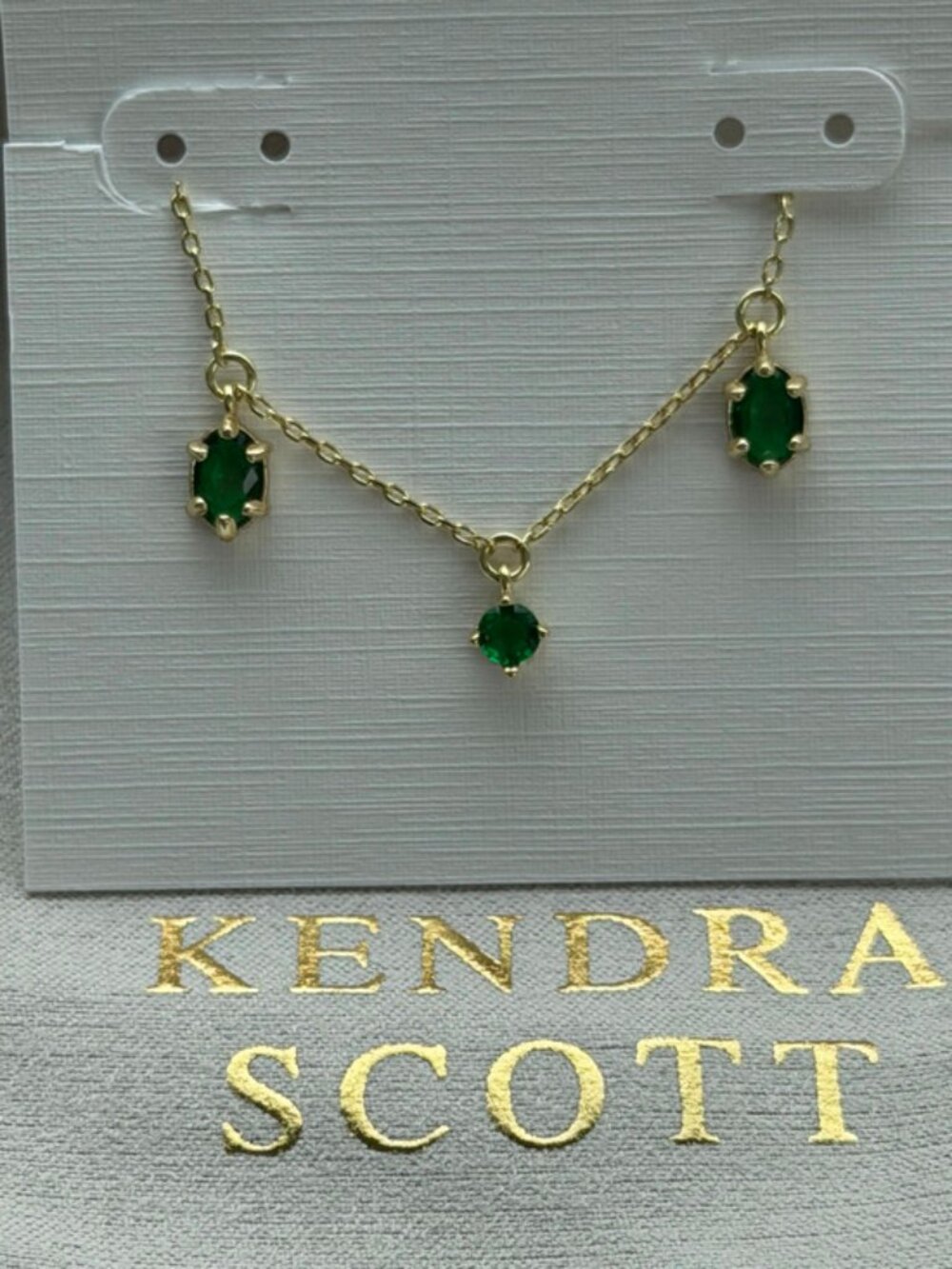 Kendra Scott necklace
